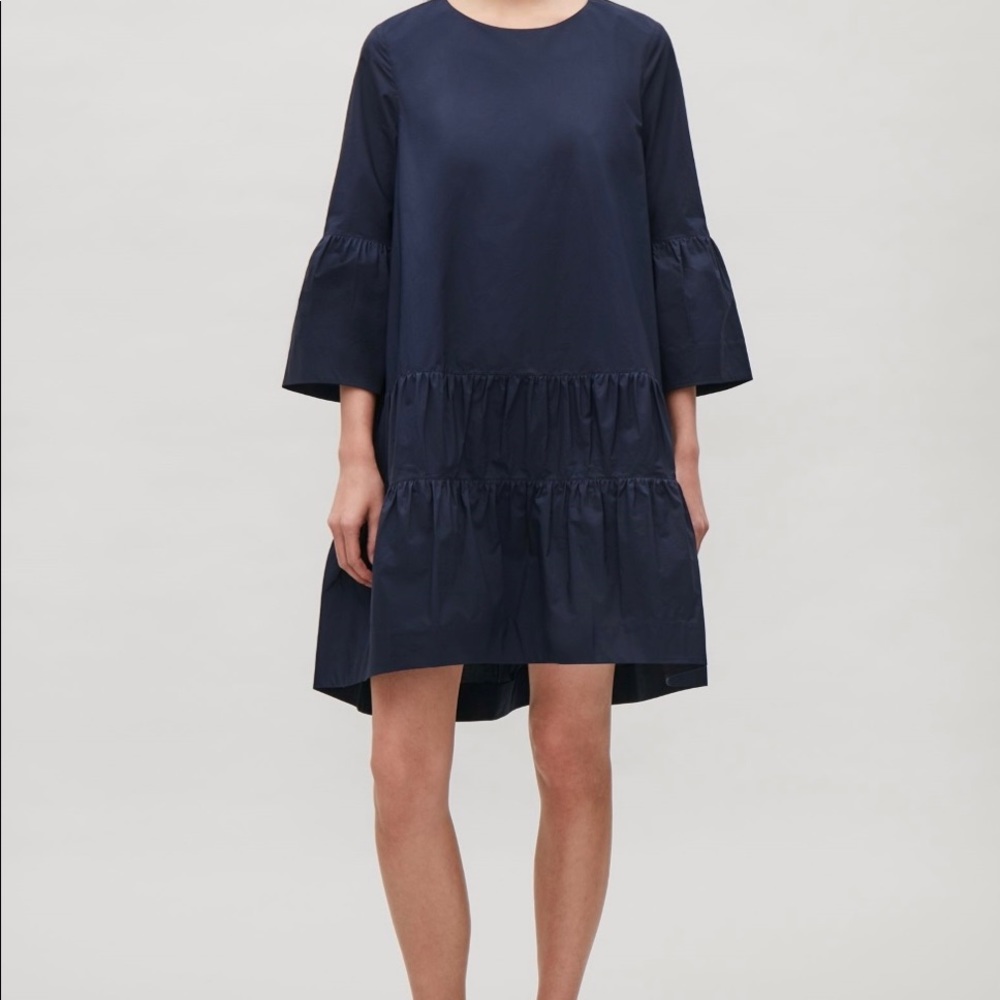 COS A-line dress with gathered seams, black, 2